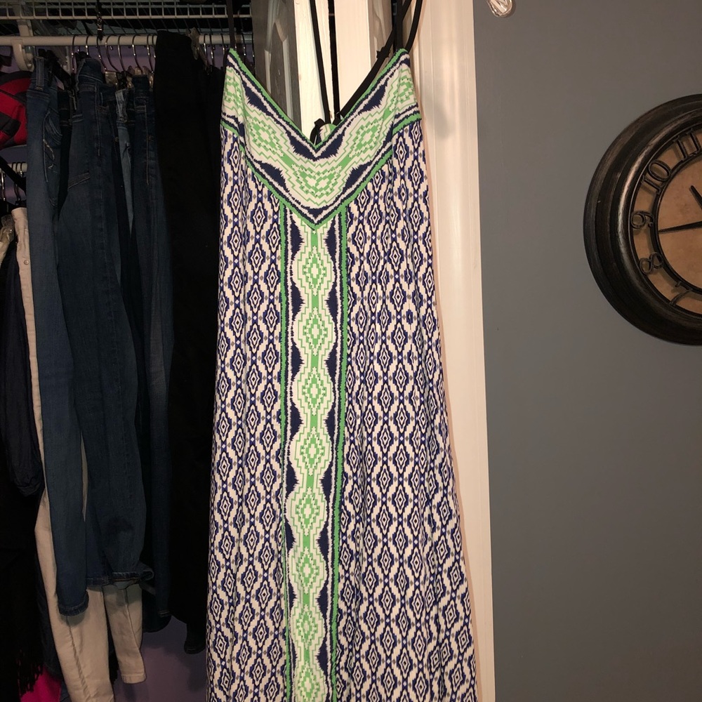Sunback dress boutique